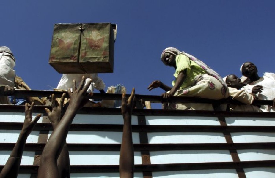 Image de villages du Darfour qui ont été pillés et incendiés, laissant plusieurs milliers de personnes déplacées.